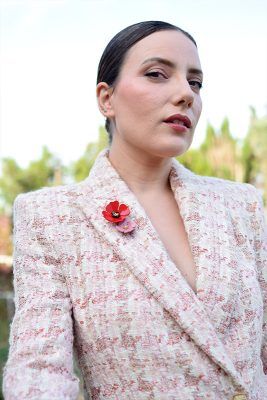 broche chaqueta elegante amapola roja