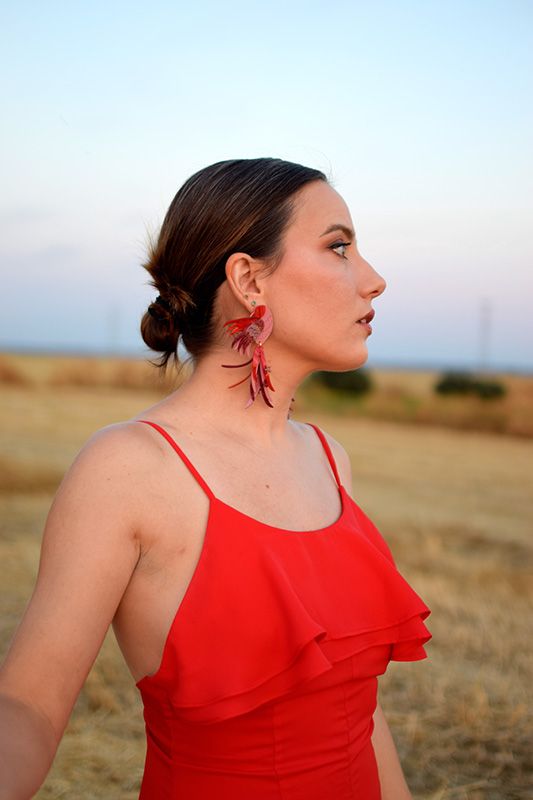 pendientes rojos originales fucsia rosa maquillaje look original vestido rojo clean look